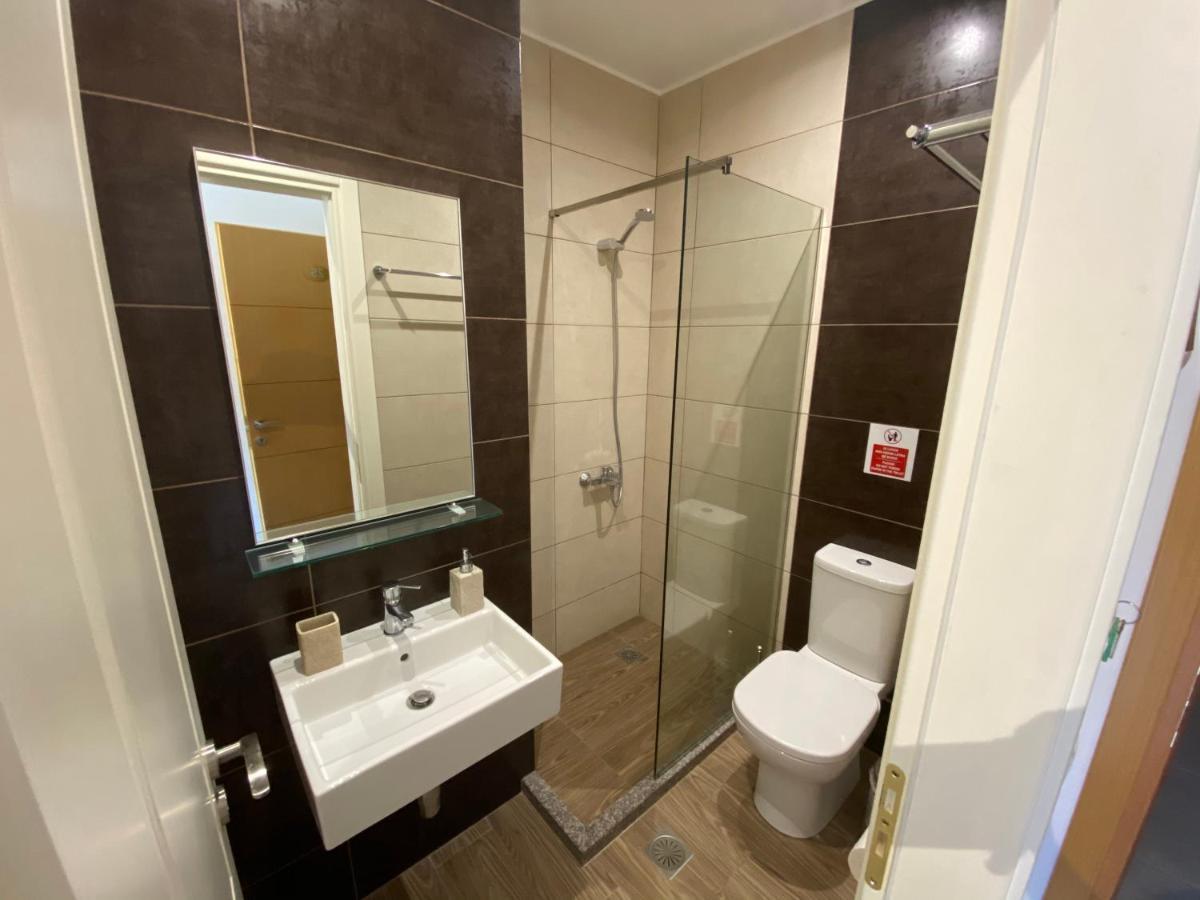 Vial Rooms Himare Esterno foto