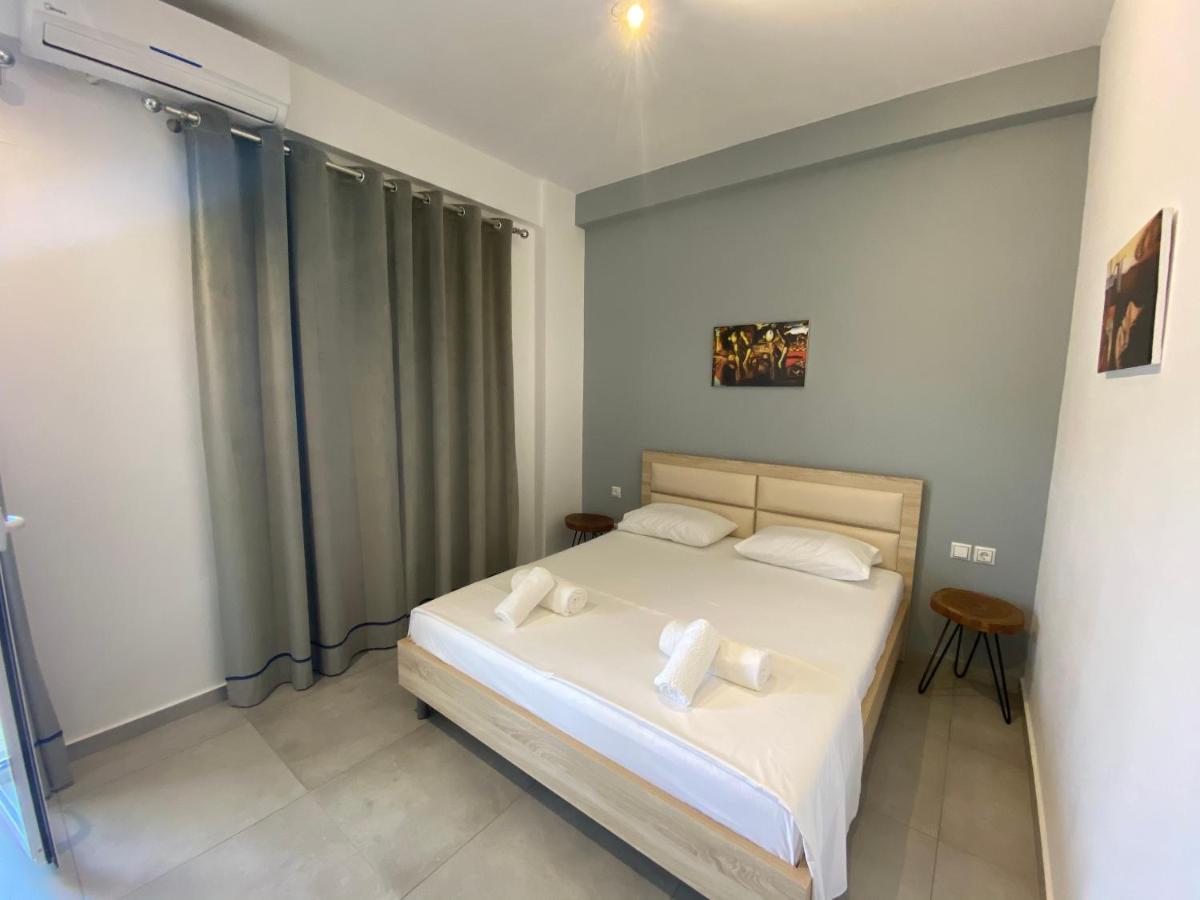 Vial Rooms Himare Esterno foto