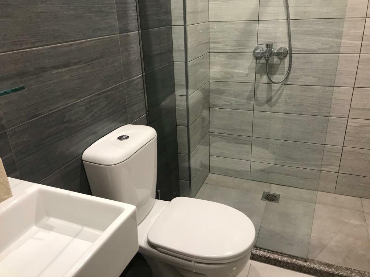 Vial Rooms Himare Esterno foto