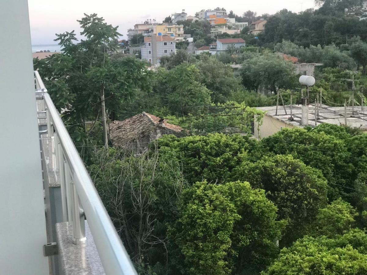 Vial Rooms Himare Esterno foto